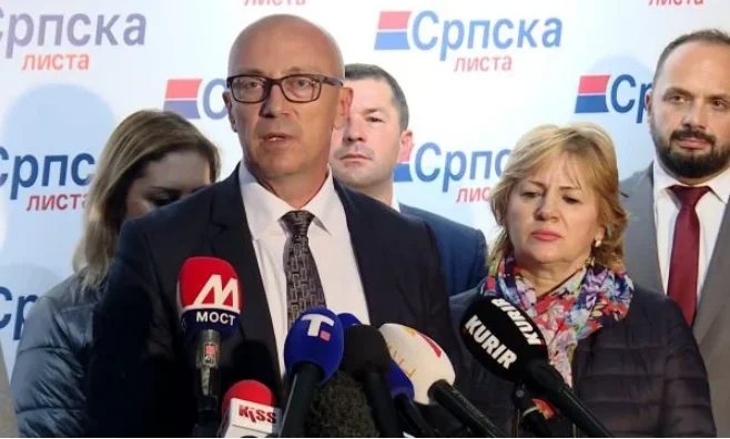 La Lista Serbia insta a Vuciqi a retirarse del diálogo