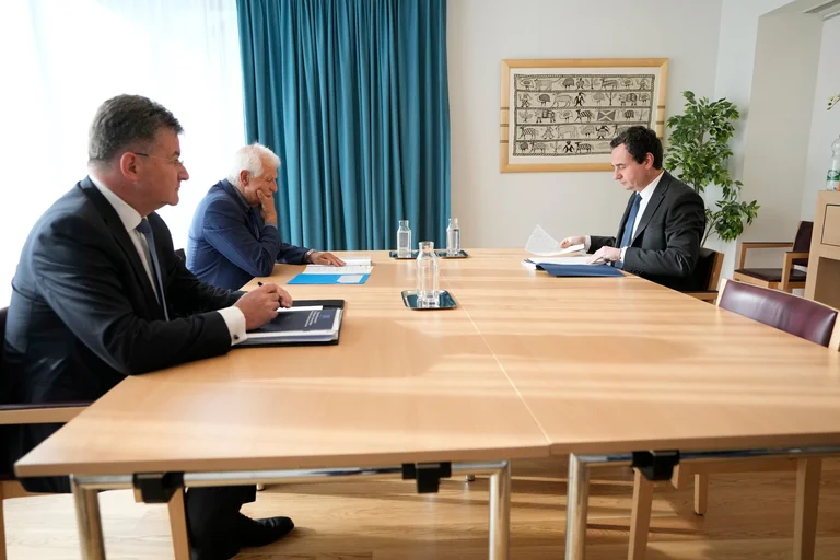 Nach dem Treffen mit Vucinqi, Borrell und Lajcak beginnen Treffen mit Kurti