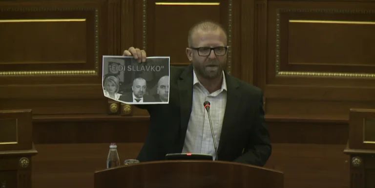 Ahaz strikes VVA: Co-ordination with Radojciqi, Serbian List has just come to sign you dare not make a sound