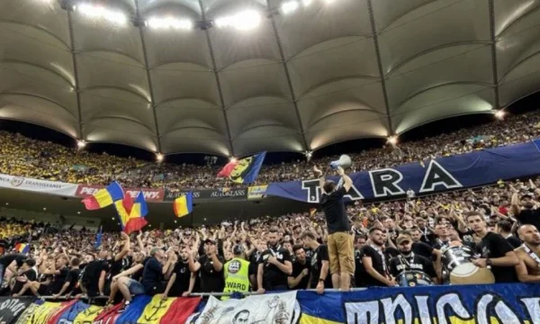Rumeno “relax” prima del gioco, fan con messaggi razzisti contro il Kosovo