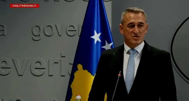 Raspi fordert die Freilassung des von der serbischen Polizei verhafteten Stadtdirektors Lposavisic