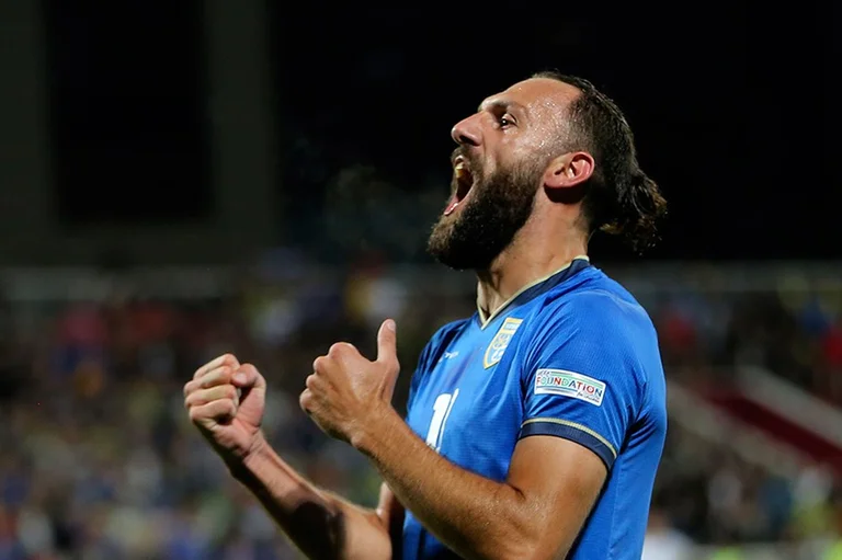 This is great and has no words at all Vedat Muriqi equates with Switzerland in recent seconds.
