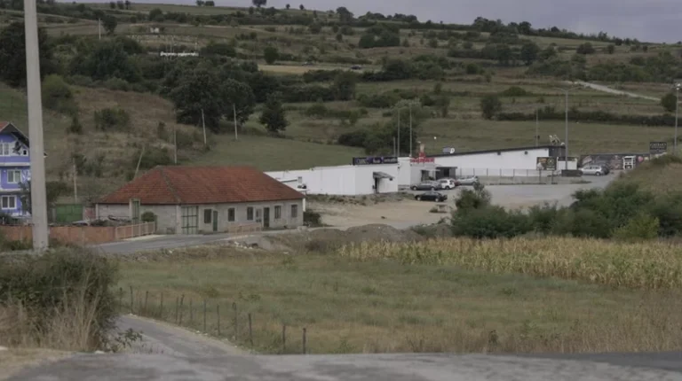 Karacheva Casinos transportiert zu Serbiens Breznica