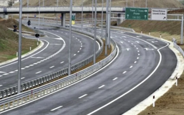 A las 11 en punto, un segmento de la carretera