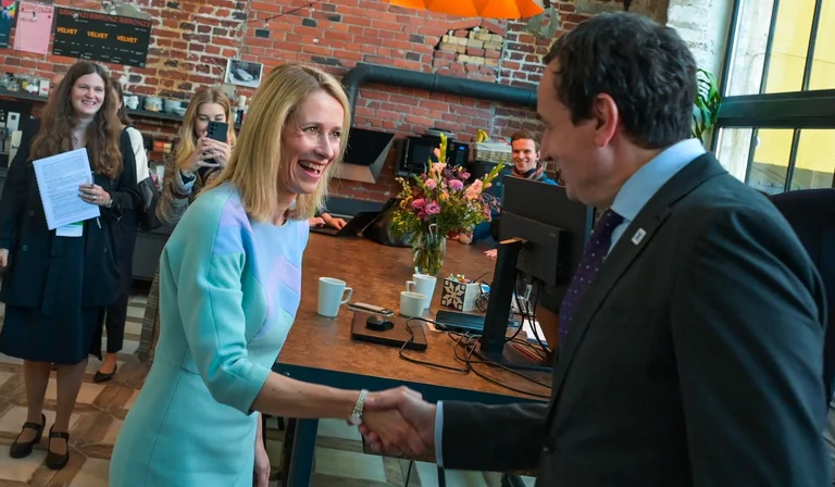 Kurti conoció a la primera ministra estonia, su marido acusado de vínculos con Rusia