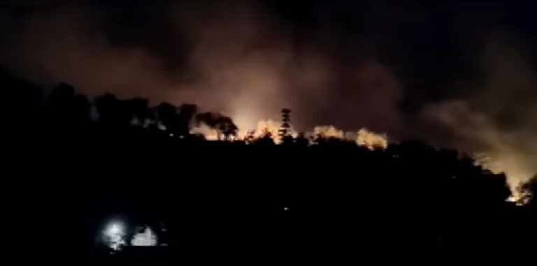 Feuer nimmt enorme Proportionen in Lushnje, evakuiert Einwohner, unter Untersuchung eines 58-jährigen