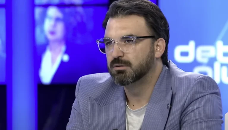 Mehmetaj: Vetevendosje ha intentado criminalizar a cualquier líder del KLA