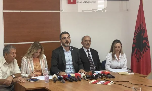 The VV entrusts the issue of the books to Jahja Cocaj, who says that the <x0 man grows old while he's busy, and this ministry's is a certain error”