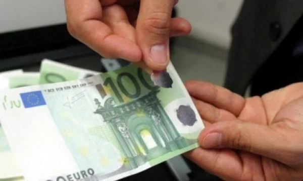 Një muaj paraburgim për pejanin që futi në treg para false