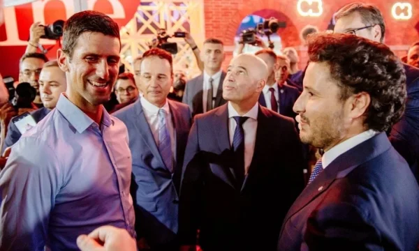 Giocatore di tennis serbo che dice “Kosovo è il cuore della Serbia