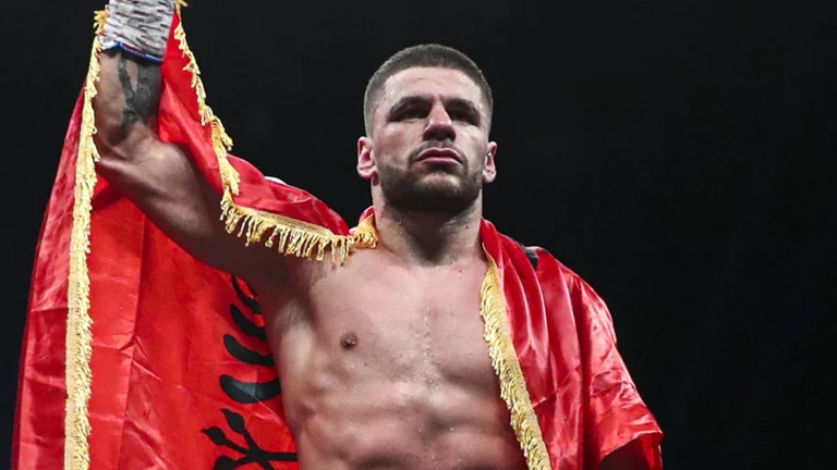 Florian Marku knockouts dopo soli 54 secondi