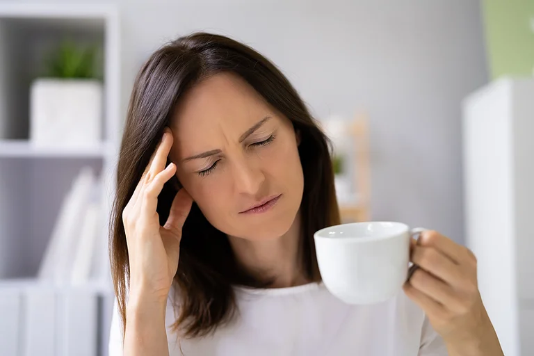 Bevi il caffè per rimuovere il mal di testa