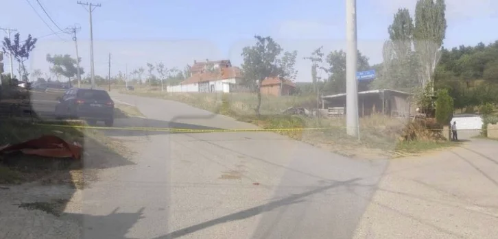 I rrethuar me shirita, pamje nga vendi ku ndodhi vrasja e 29 vjeçarit në Malishevë