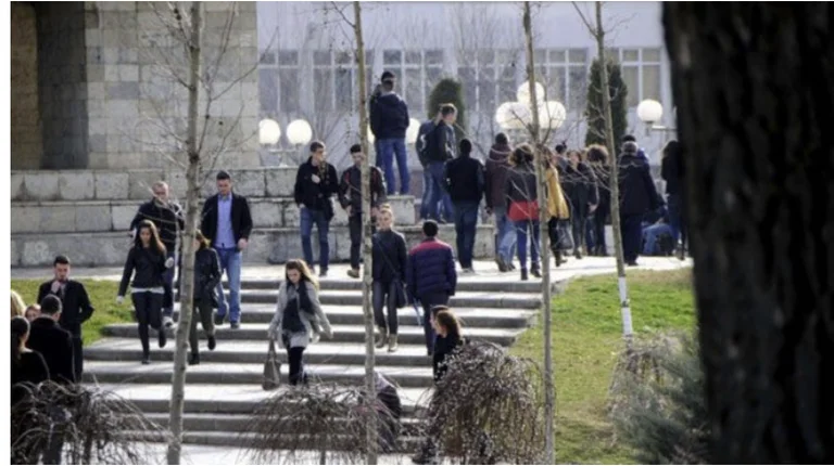 Alarmante, rreth 100 mijë të rinj në Kosovë nuk janë as në shkollë, as në trajnime e as në punë