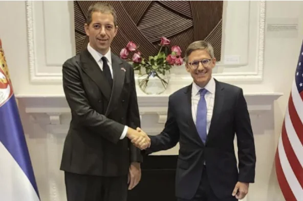 Gjuriq takohet me Cholletin, i thotë se Serbia është partner i besueshëm jo veç me fjalë