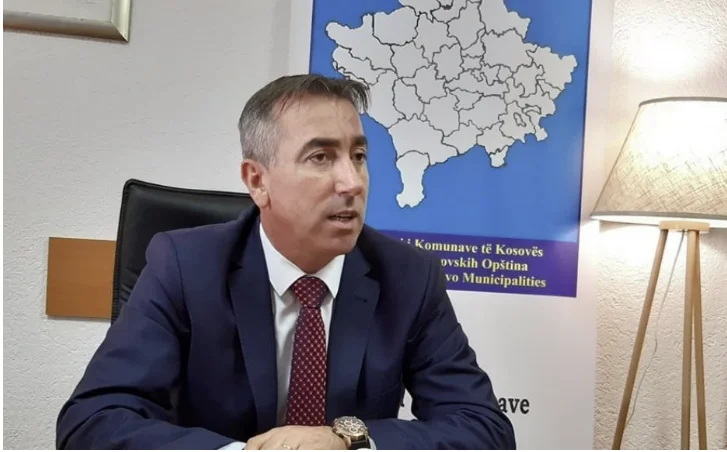 Ibrahimi jep detaje nga takimi me Nagavcin: Në një formë e ka pranuar fajin sa i përket furnizimit të komunave me tekstet shkollore