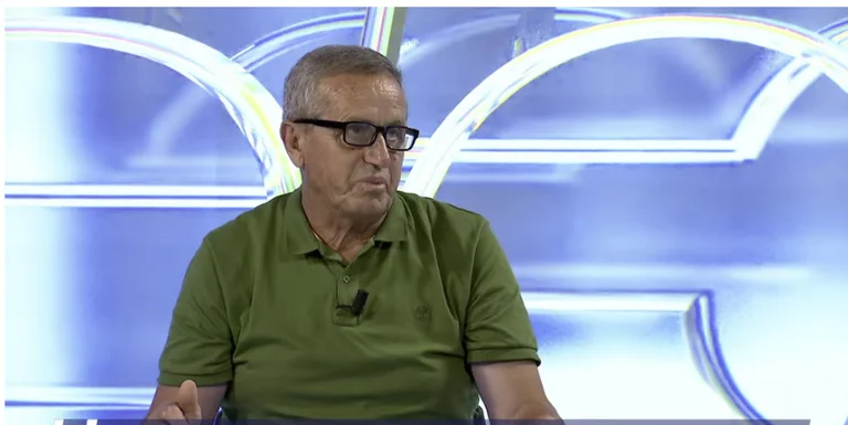 I mbijetuari i luftës i ruan ende plumbat të cilët u nxorën nga trupi i tij