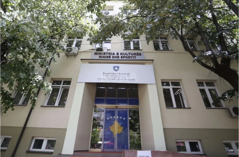 Ministria e Kulturës tentoi të procedojë kundërligjshëm për ndërtimin e Operës dhe Baletit duke e favorizuar një kompani