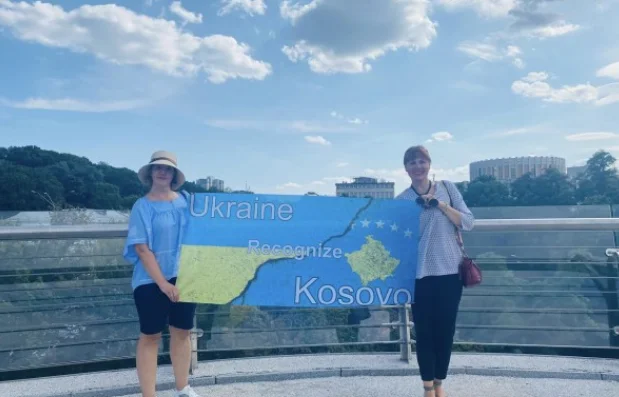 Gazetarja ukrainase kërkon njohjen e Kosovës nga Ukraina në mes të Kievit