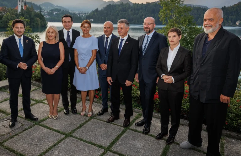 Kurti në Slloveni: Më 1 janar 2024 të gjithë qytetarët e Republikës së Kosovës do të lëvizin pa viza
