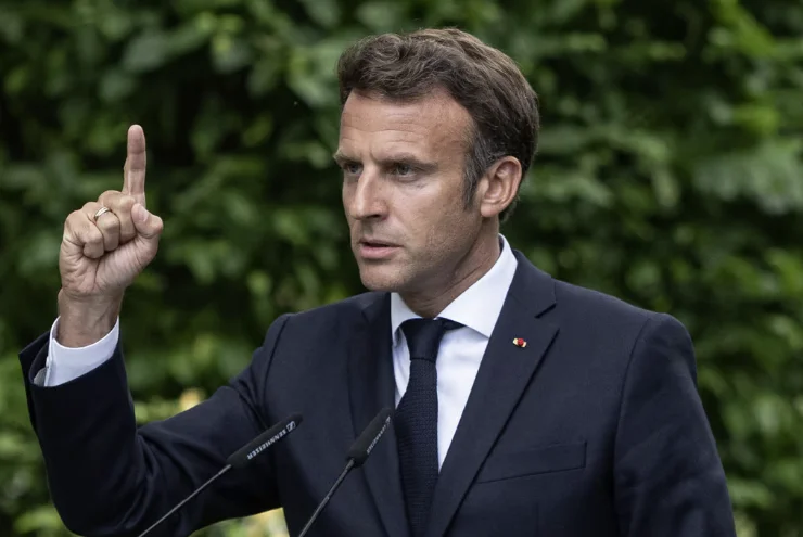 Macron paralajmëron masa ndaj Kosovës dhe Serbisë nëse “nuk sillen me përgjegjësi”