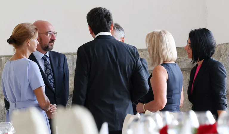 Kurti nuk e publikon fotografinë duke shtrënguar duart me Ramën (FOTO)