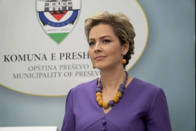 Këshilltarja e Kurtit: Serbia nuk po i zbaton marrëveshjet, pak shqiptarë në institucionet serbe