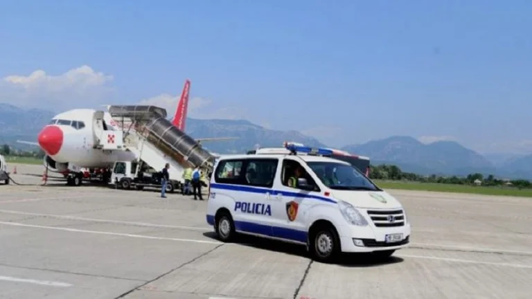 Shqipëri: Ekstradohet nga Britania e Madhe 52-vjeçari i dënuar me 25 vjet burg për vrasje të dyfishtë