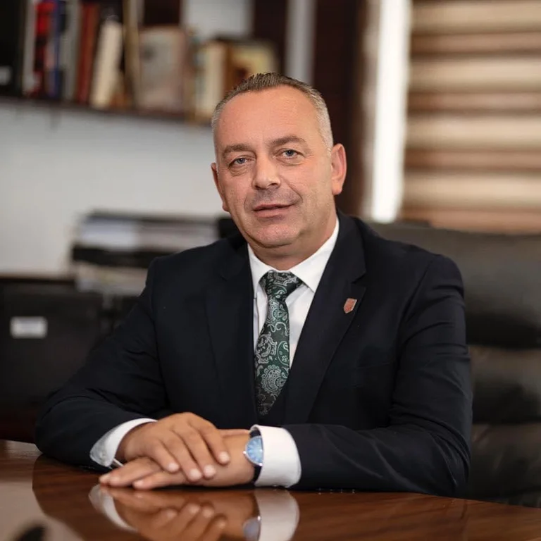 AAK nominato Union Ramos per i candidati comunali a Decani