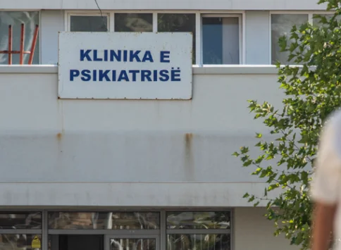 Policia deklarohet pas zjarrit në Psikiatri ku vdiq pacienti: Pesë të tjerë pranuan tretman mjekësor