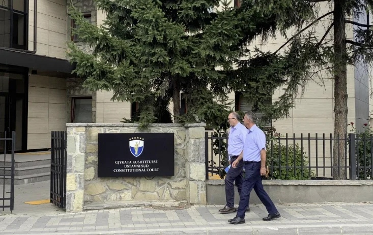 Incluso una ley de poder es enviada a la Constitución, esta vez por AKK