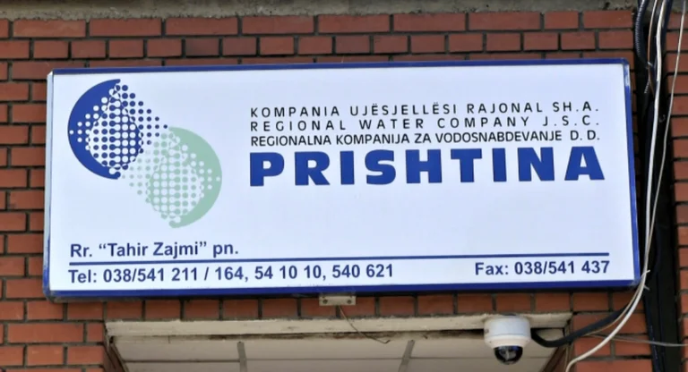 Burrë e grua të lidhur me LVV-në punësohen për një ditë në ujësjellës