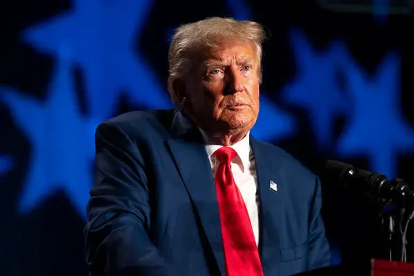 Es war noch nie in der amerikanischen Geschichte geschehen: Erster US-Präsident fotografiert als Verdächtige