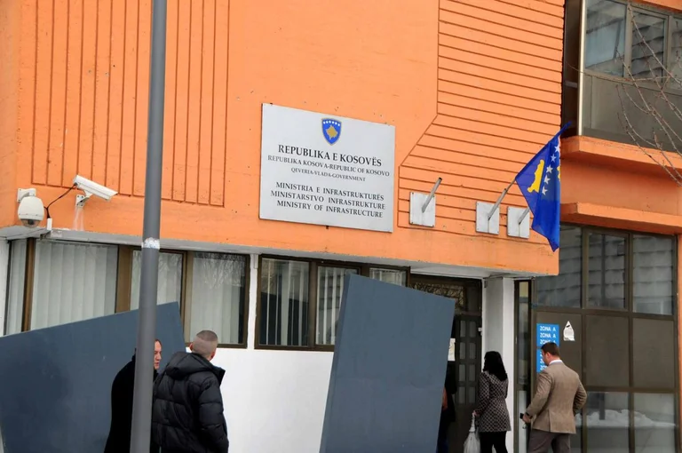 Aktakuzë për korrupsion ndaj 10 personave: Kush janë ata dhe për cilin tender po dyshohen, Periskopi sjell detaje