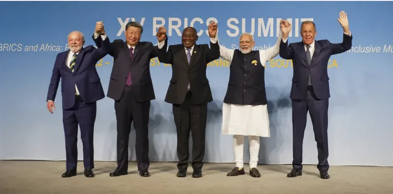 Incontro BRICS: la guerra di Putin, l'invito di Putin