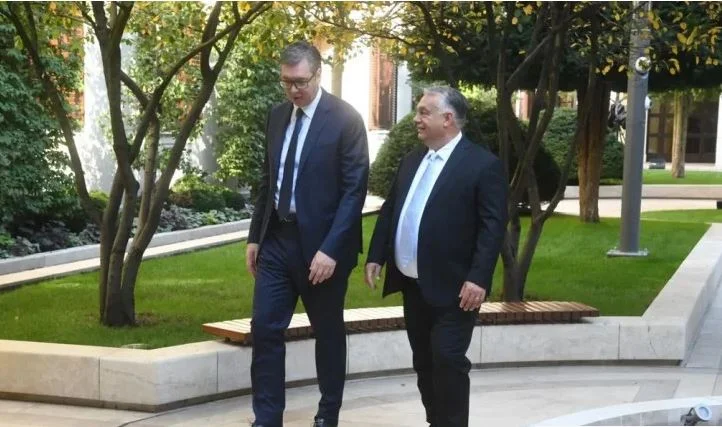La réunion de Vuciq d'Orban, parler du Kosovo