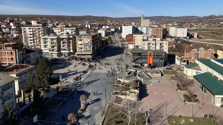 A woman in Skenderaj is attacked by two men, police find arsenals of weapons in their home