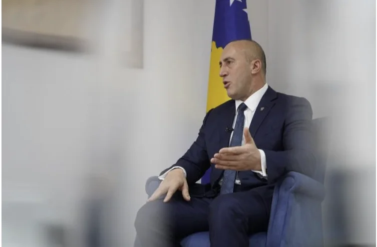 Haradinaj: Kurt ne fait pas confiance à son propre système d'État, engage des gens de l'étranger qui devraient être ses pots.