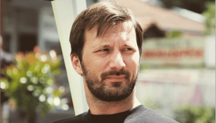 Nushi: Der VV will nur die Staatsanwaltschaft Blakaj, die ein Korrigent ist und Asyl in Amerika sucht.