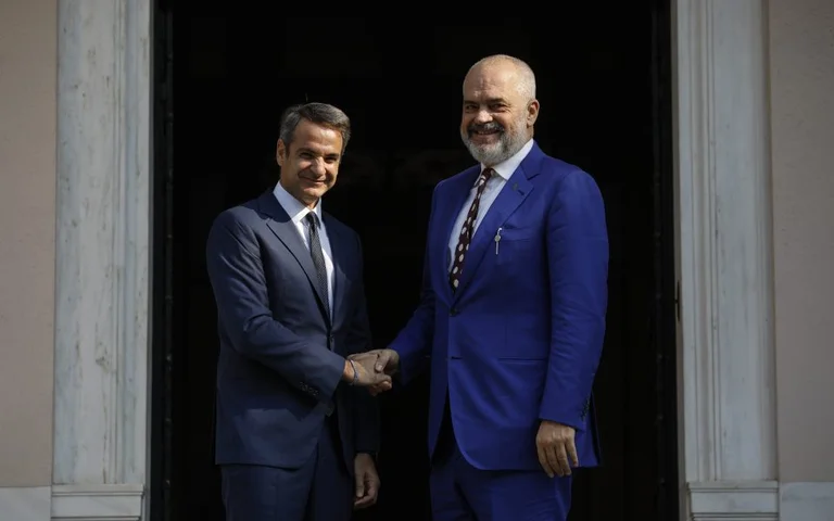Sprecher der griechischen Regierung zeigt, warum Rama nicht eingeladen wurde von Mitsotakis