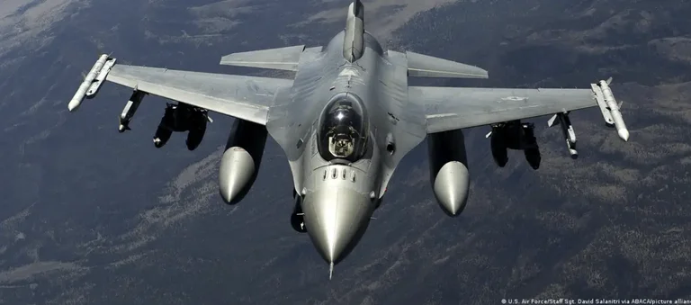F-16 ou MiG-29: Que peuvent faire les avions de chasse?