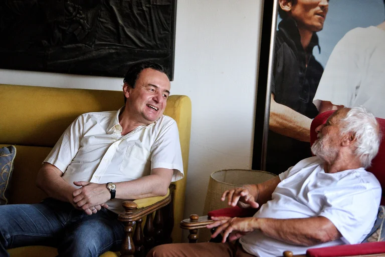 Kurt va all'appartamento, artista Jevdet Xhafa: “dice che sei un po' più vecchio