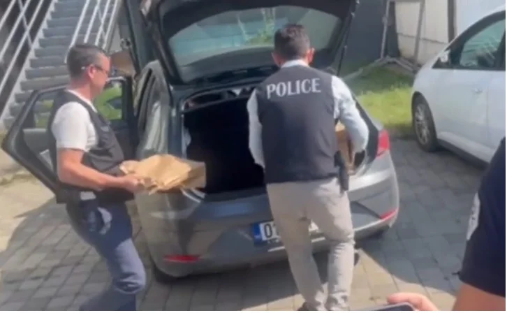 Prosecution Seeks Jail Contro Tre Sospetti Dile Con le riserve di Stato