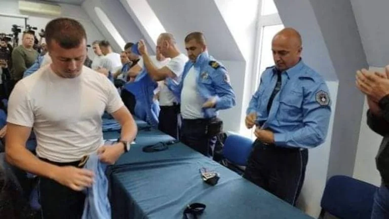 Jablanovics Warnung: In zwei Wochen werden alle Serben Kosovo Polizei verlassen