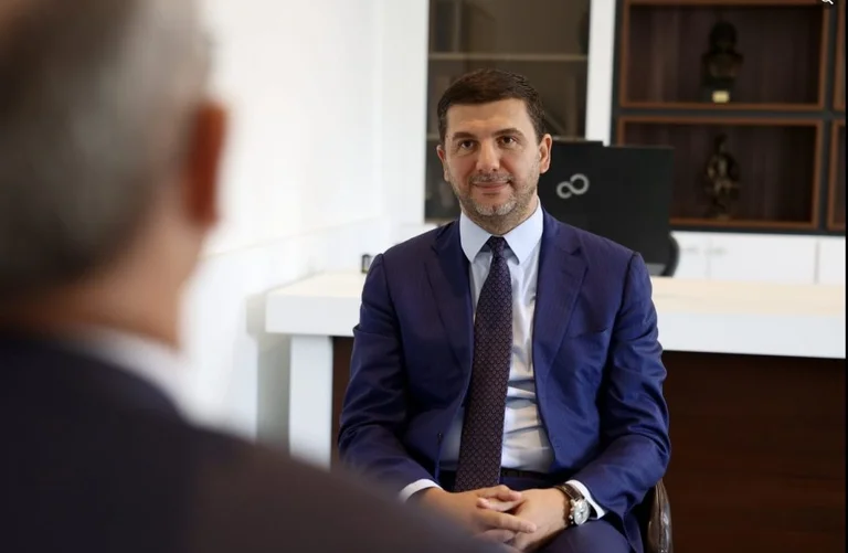 Krasniqi trifft sich mit OSZE-Chef, Gespräche über Kosovo Nord