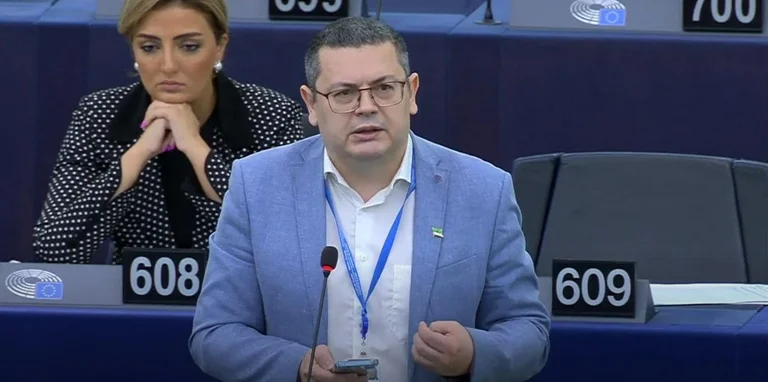Ukrainischer MP: Unakzeptable Vuciqi Bedrohung nicht zu erkennen Kosovo