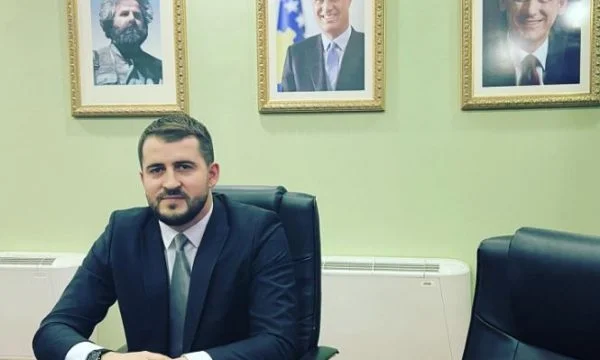 Lushtaku heq dorë nga privilegjet si deputet