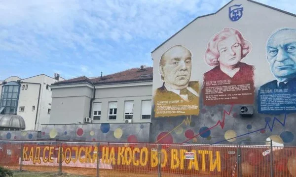 El Estado serbio silencia las llamadas. Cuando el ejército serbio vuelve a Kosovo. El número de grafito que crece