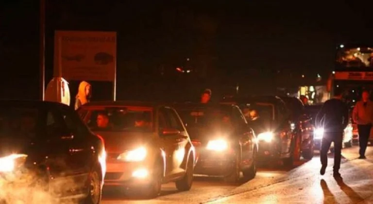 Quattro ore in attesa di uscire dal Kosovo da Merdar