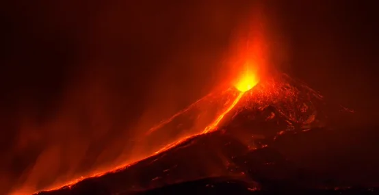El volcán Etna explota